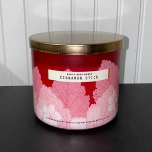 Bath & Body Works Candle Cinnamon Stick